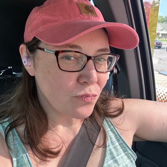 Meet your Posher, Elizabeth - Picture 2 of 9